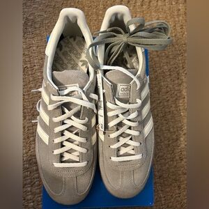 NWT Adidas Handball Spezial W 11